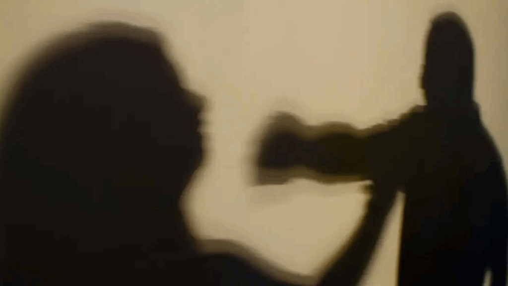 Marido agride esposa